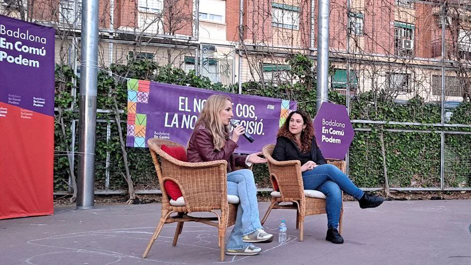 Aïda Llauradó i Laura Pérez reivindiquen les polítiques municipalistes feministes